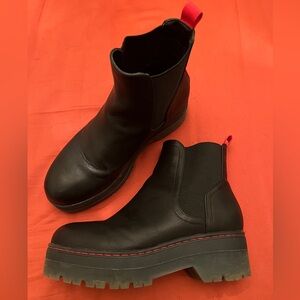 MIA Chelsea black red boots 7.5